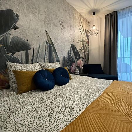 Wow! Paradise Aparthotel Cracóvia Exterior foto
